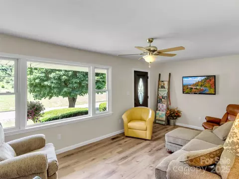 Living - 463 Golf Course Rd, Clyde, NC 28721 photo 2 of 2