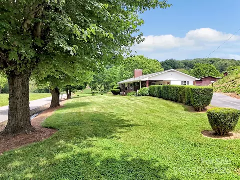 Exterior - 463 Golf Course Rd, Clyde, NC 28721 photo 8 of 9