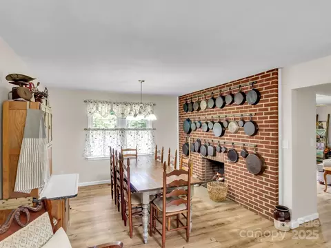 Dining - 463 Golf Course Rd, Clyde, NC 28721 photo 2 of 5