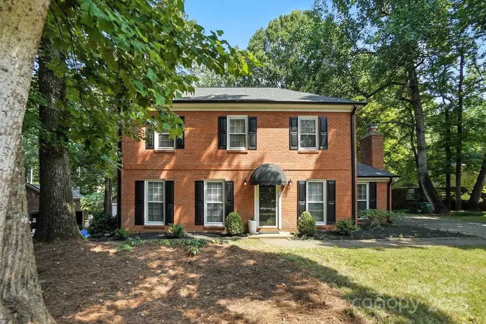 Exterior - 9535 Hinson Dr, Matthews, NC 28105 photo 2 of 9