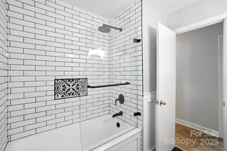 Bath - 9535 Hinson Dr, Matthews, NC 28105 photo 2 of 4