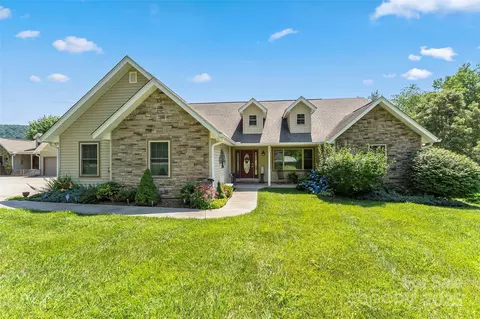 860 Asbury Rd, Candler, NC 28715