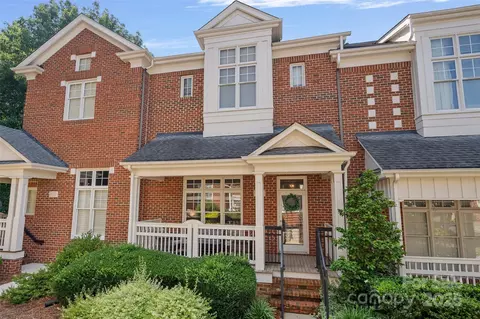 4708 S Hill View Dr, Charlotte, NC 28210