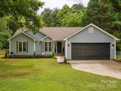 1109 Manchester Ln, Charlotte, NC 28227