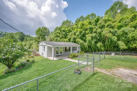 1380 Old Dana Rd, Hendersonville, NC 28792