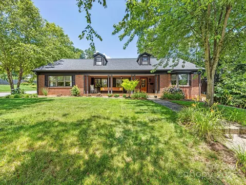 112 8th Nw Ave NW, Hickory, NC 28601