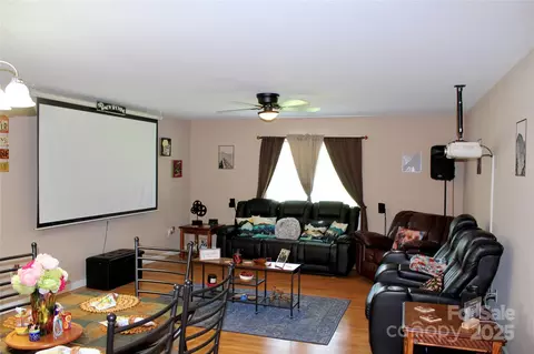 34 Duncan Rd, Flat Rock, NC 28731 photo 5