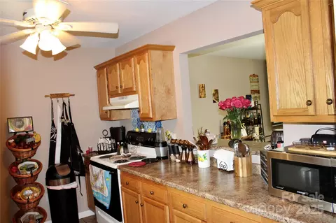 34 Duncan Rd, Flat Rock, NC 28731 photo 3
