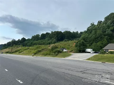 32 Hwy 19e Hwy, Burnsville, NC 28714
