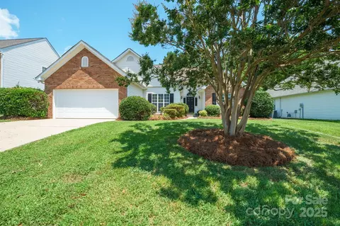 136 Samdusky Ln, Mooresville, NC 28117