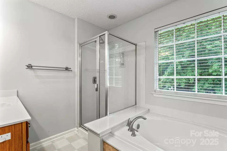 Bath - 9830 Dauphine Dr, Charlotte, NC 28216 photo 1 of 2