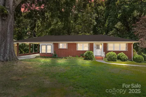207 W 21st St, Kannapolis, NC 28081