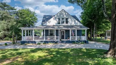 704 N Main Ave, Newton, NC 28658