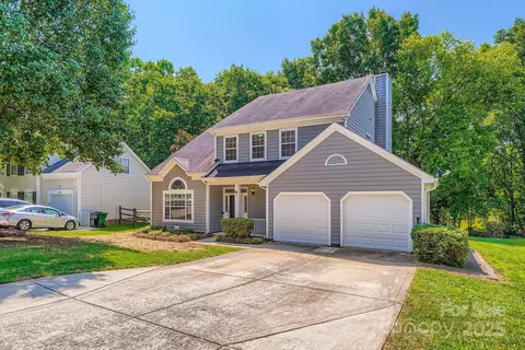 8909 Elkins Park Dr, Matthews, NC 28105