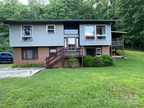 433 Leah Dr, Bakersville, NC 28705