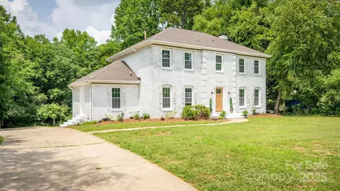 8337 Norcroft Dr, Charlotte, NC 28269