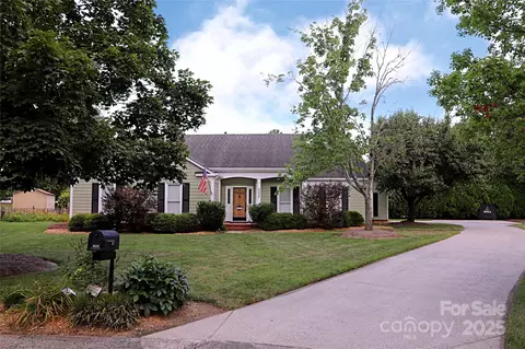 8829 Gelligum Dr, Charlotte, NC 28277