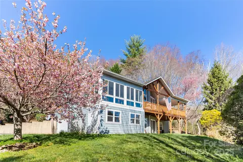 311 Coyote Hollow Rd, Waynesville, NC 28785