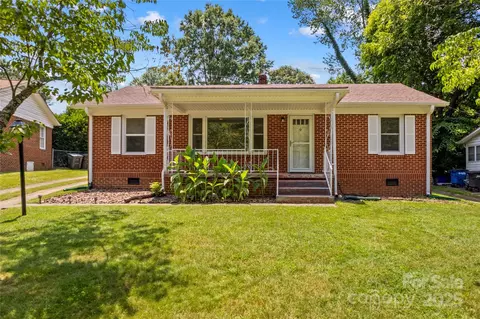 564 Greenway Dr, Statesville, NC 28677