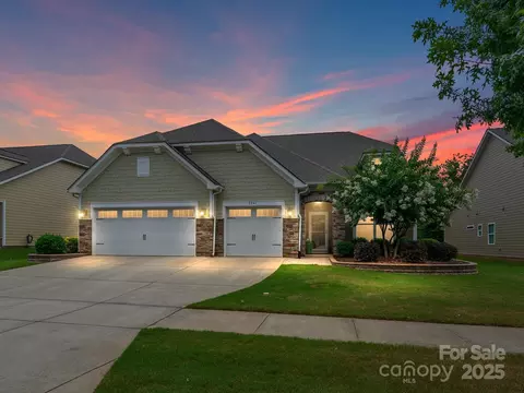 2241 Acadia Falls Ln, Lancaster, SC 29720