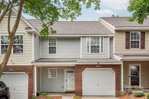 10613 Prairie Ridge Ln, Charlotte, NC 28213