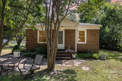 6616 Woodlawn Ln, Indian Trail, NC 28079