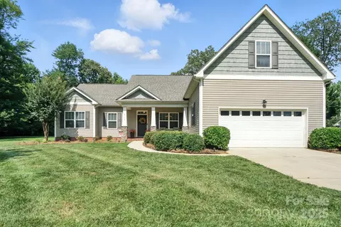 8275 Normandy Rd, Denver, NC 28037