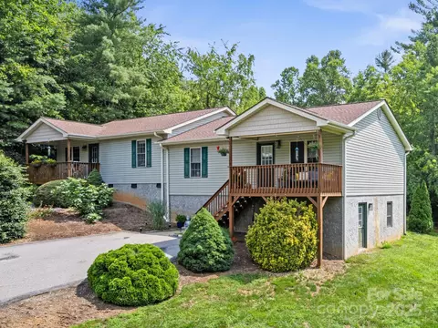 12 Buckshot Ridge Dr, Asheville, NC 28804