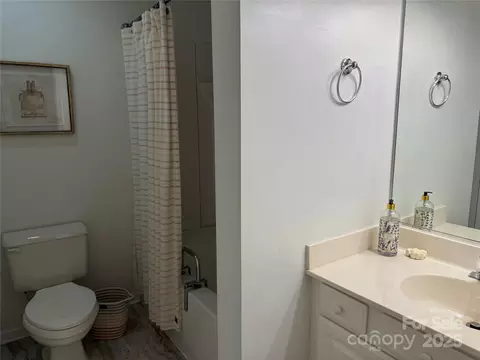 Bath - 21120 Cold Spring Ln, Cornelius, NC 28031 photo 3 of 4