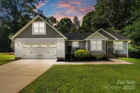 1774 Timmons Marie Ln, Lincolnton, NC 28092