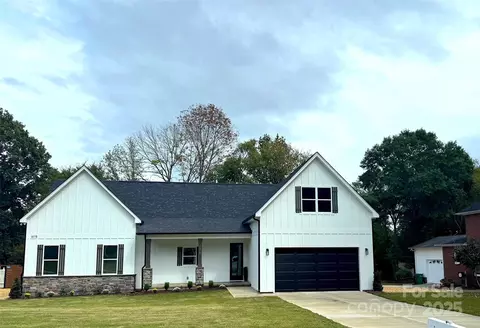 1678 Sharon 12 Ln #12, Lancaster, SC 29720