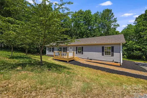 22 Bachelder Ln, Candler, NC 28715