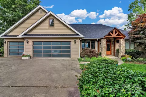 107 Stonegate Dr, Arden, NC 28704