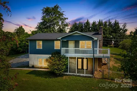 1360 Jupiter Rd, Weaverville, NC 28787