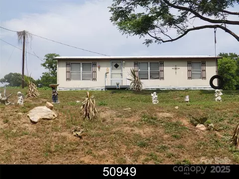 1555 S Aspen St, Lincolnton, NC 28092