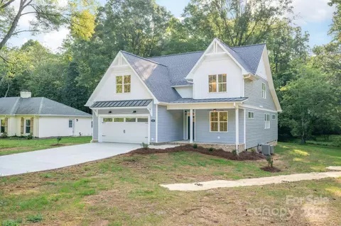 2045 Storm Canyon Rd, Winston Salem, NC 27106