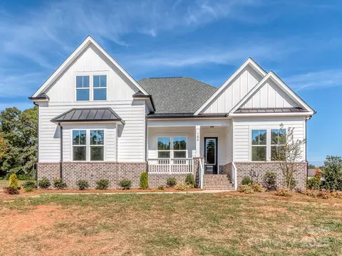 156 Triple Ponds Ct, Clover, SC 29710