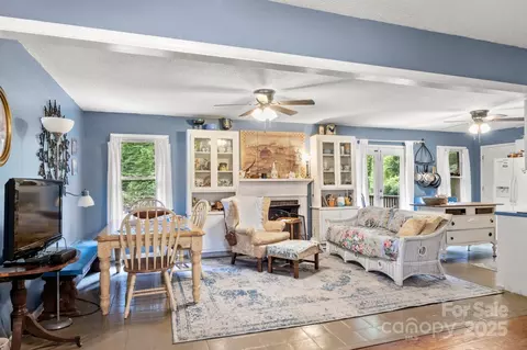 809 E Main St, Shelby, NC 28150 photo 6