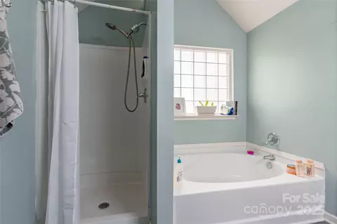 Bath - 1274 Winding Path Rd, Clover, SC 29710 photo 2 of 4