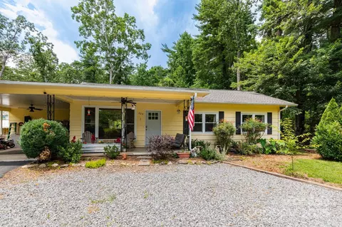 229 Ewart Dr, Hendersonville, NC 28739