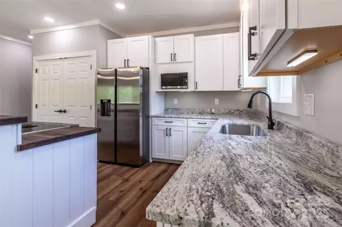 Kitchen - 288 Blue Cedar 9 Rd #9, Sylva, NC 28779 photo 1 of 5