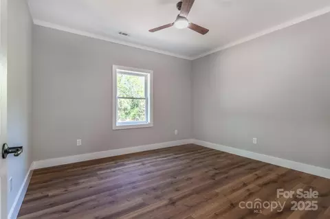 Bedroom - 288 Blue Cedar 9 Rd #9, Sylva, NC 28779 photo 3 of 4