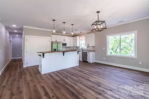 Living - 288 Blue Cedar 9 Rd #9, Sylva, NC 28779 photo 2 of 3