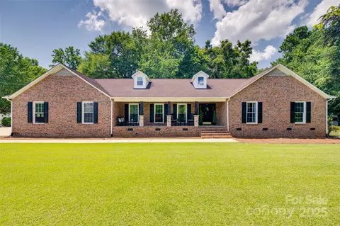 1388 Aragon Beach Rd, Rock Hill, SC 29732