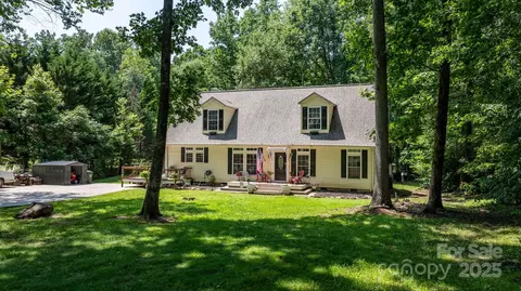 7648 Forest Oak Dr, Denver, NC 28037