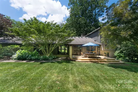 33 Deerhaven Ln, Asheville, NC 28803
