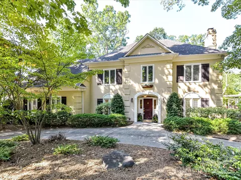 6546 Chestnut Grove Ln, Charlotte, NC 28210