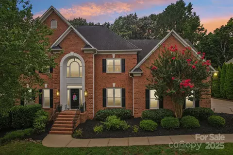 9015 Kirkley Ct, Charlotte, NC 28277