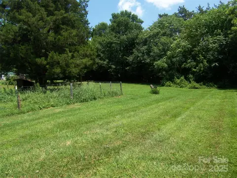 Exterior - 164 Drake Cir, Mooresboro, NC 28114 photo 4 of 7