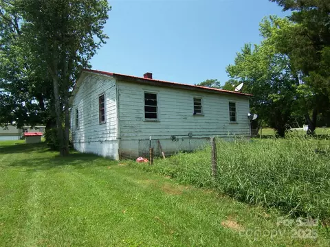 Exterior - 164 Drake Cir, Mooresboro, NC 28114 photo 3 of 7